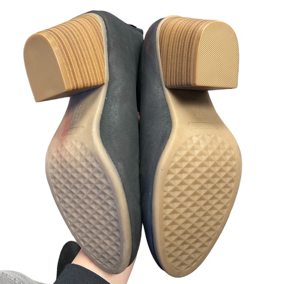 A2 by Aerosoles Ankle Boots - Picture 3 of 6